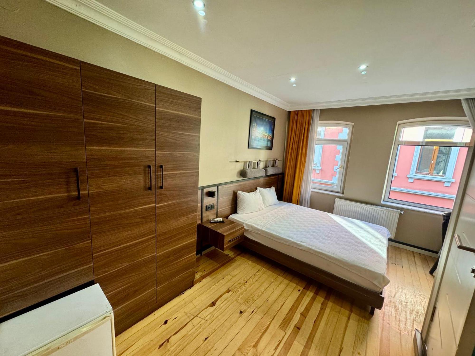 Aram Kerasi Rooms Истанбул Екстериор снимка
